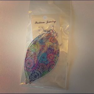 Earrings feather leaf lace dangle rainbow NWT